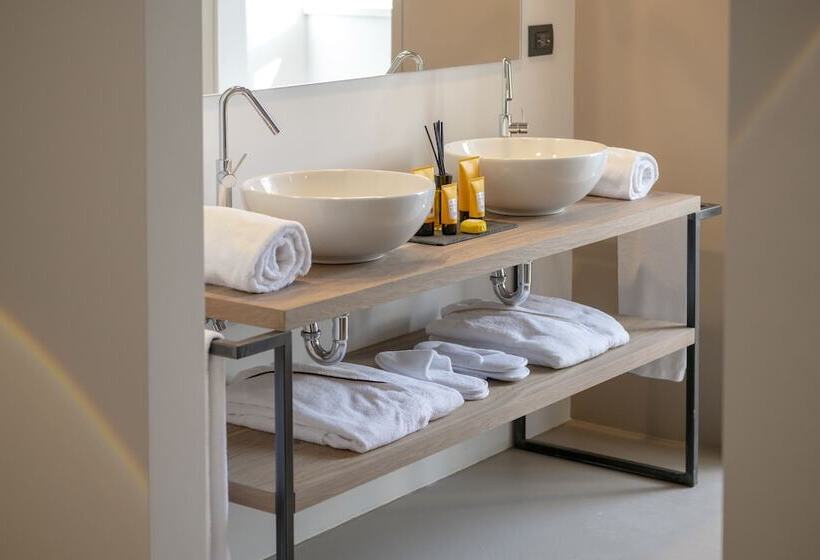 سوییت جونیور, Castel Hortenberg