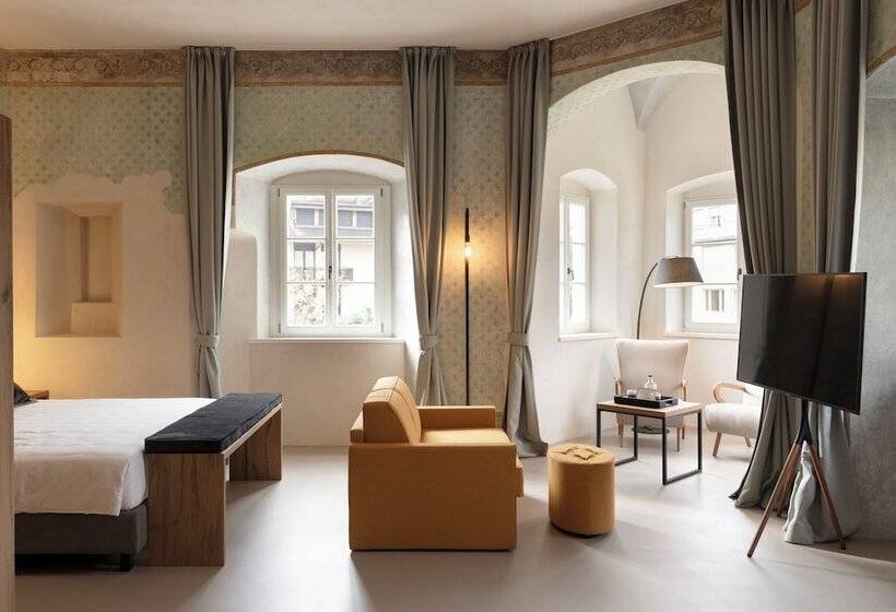 اتاق لوکس سه تخته, Castel Hortenberg