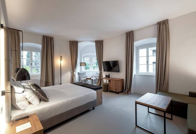 اتاق لوکس سه تخته, Castel Hortenberg