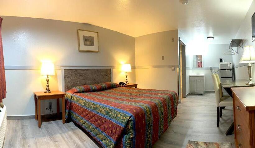 غرفة قياسية, Emerald Best Motel