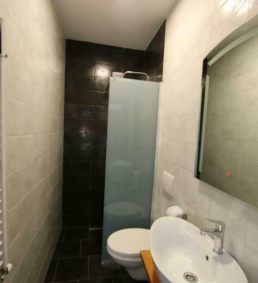 3-Bett-Standardzimmer, Prior