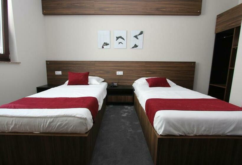 Economy Zimmer, Prior