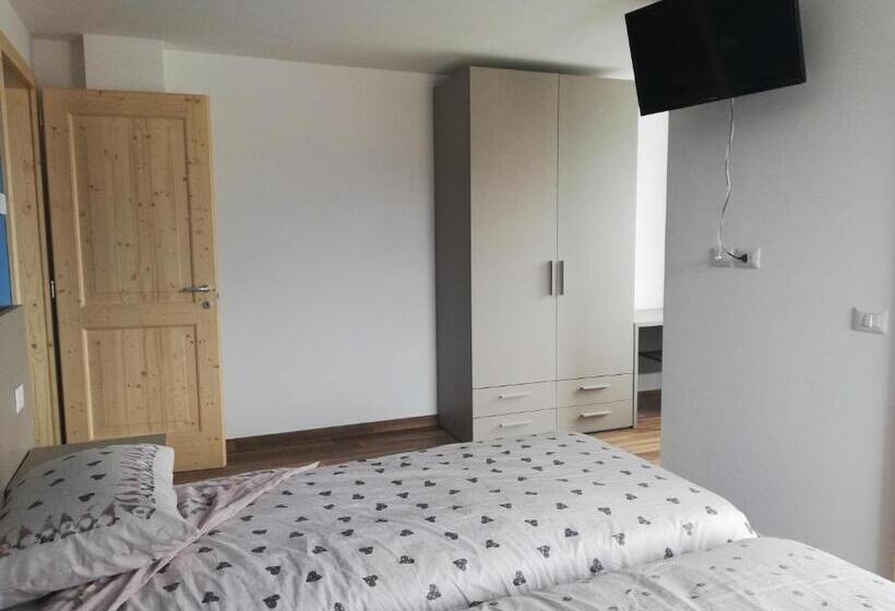 חדר דלוקס עם נוף להרים, Rosticaffè