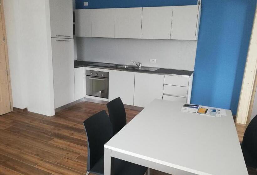 חדר דלוקס עם נוף להרים, Rosticaffè