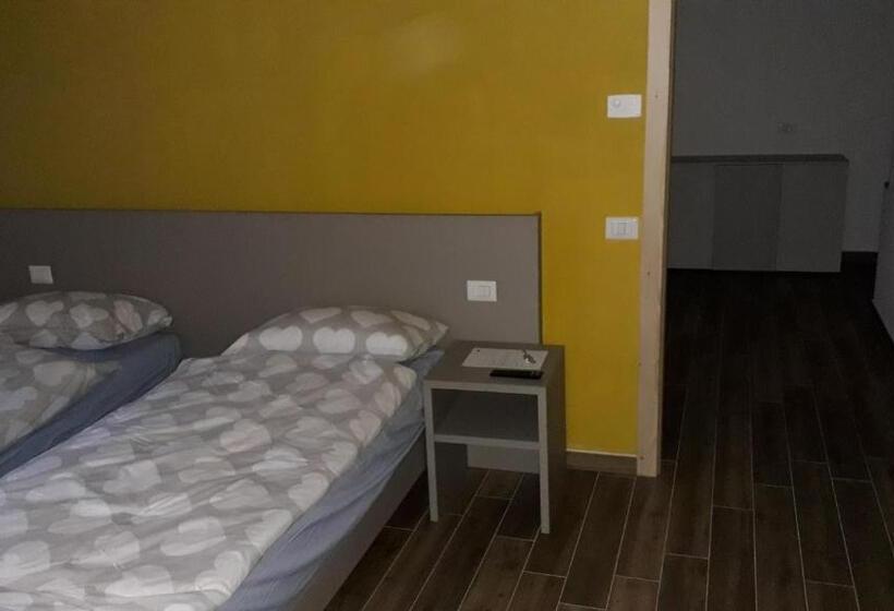 חדר סטנדרט נוף להרים, Rosticaffè