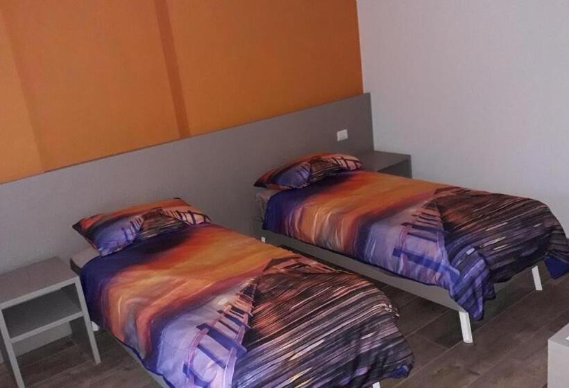 דירת שני חדרים, Rosticaffè