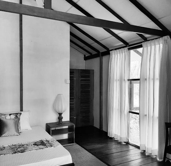 غرفة ديلوكس مزودة بشرفة, Elephant Lodge