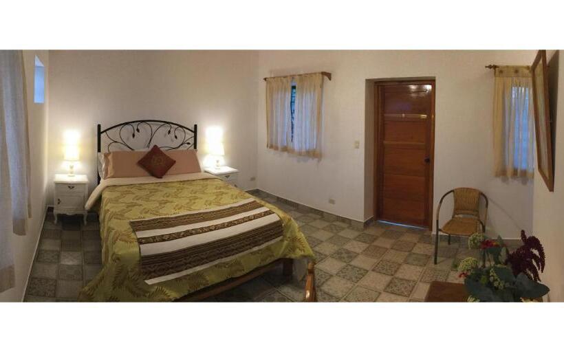 اتاق استاندارد با چشمانداز باغ, Intirumi Inn