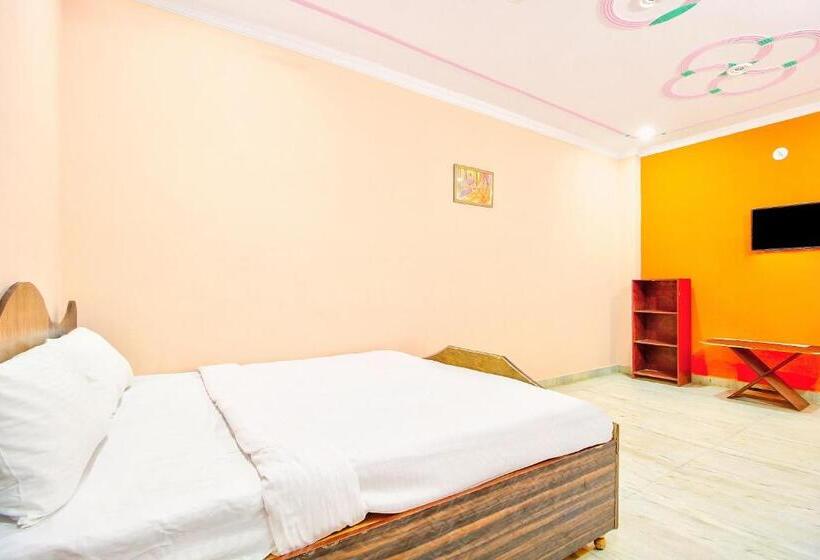 غرفة قياسية ثلاثية, O Kukas Guest House