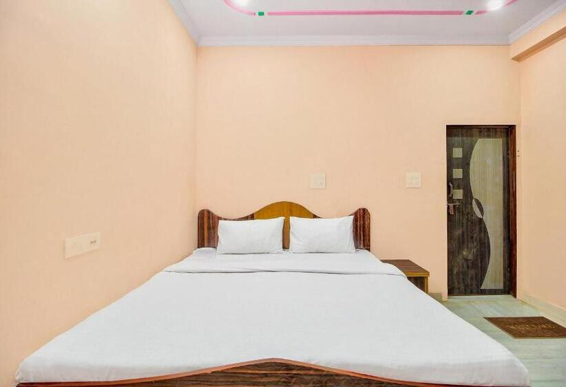 غرفة قياسية ثلاثية, O Kukas Guest House