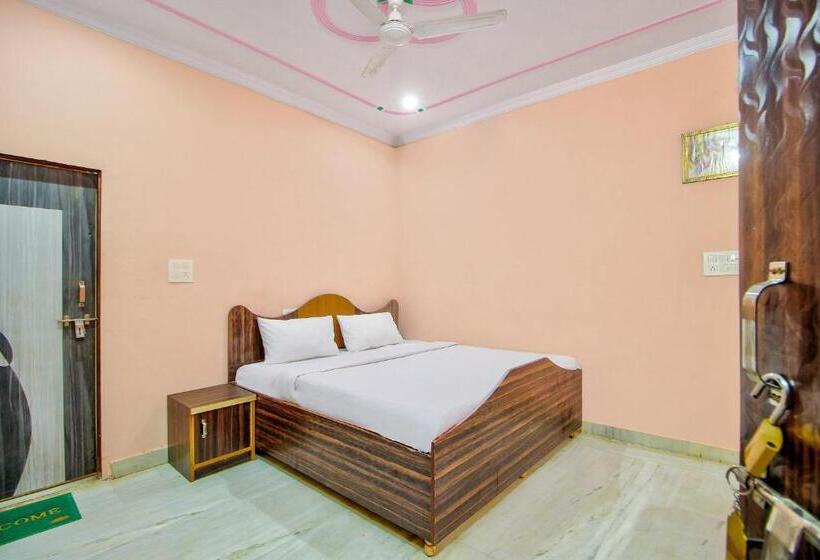 غرفة قياسية ثلاثية, O Kukas Guest House