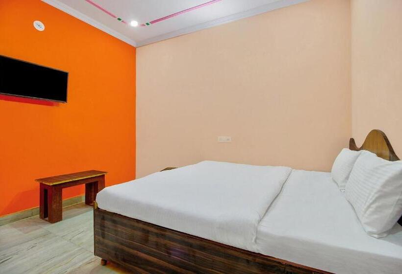 غرفة قياسية ثلاثية, O Kukas Guest House