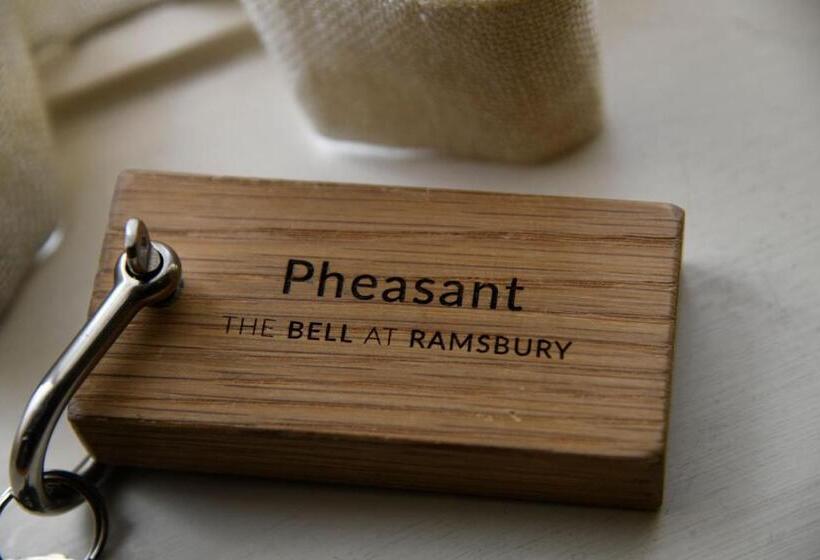 キングサイズベッドのデラックスルーム, The Bell At Ramsbury