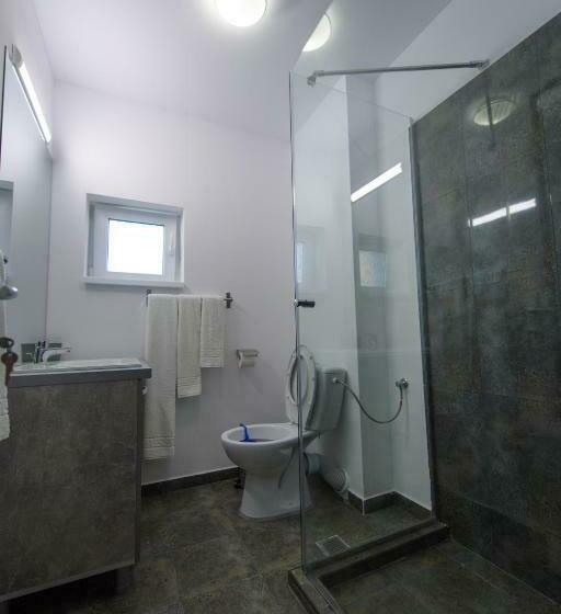 이코노미 룸, Los Anghelos