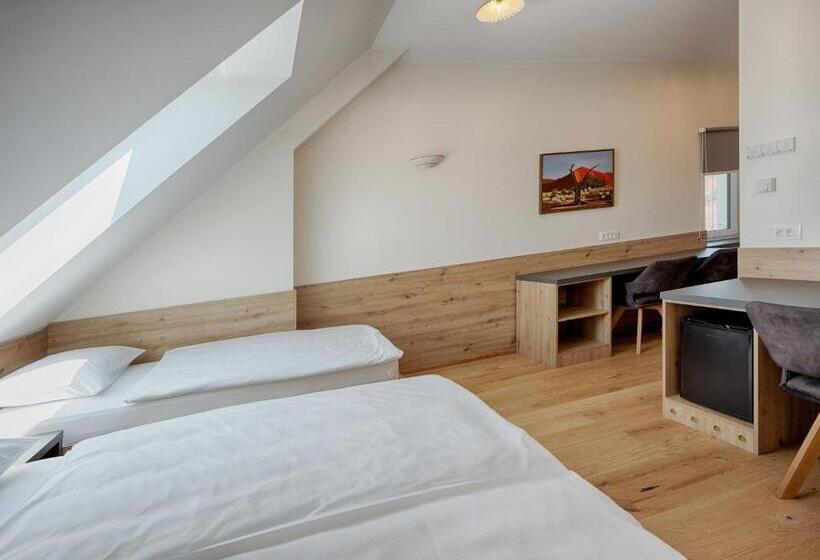 اتاق استاندارد سه نفره, Guesthouse Turšič