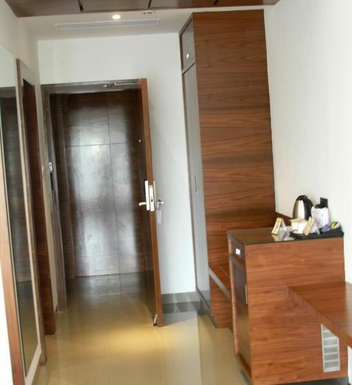 带城市景观的套间, Ceasar Palace Kottayam