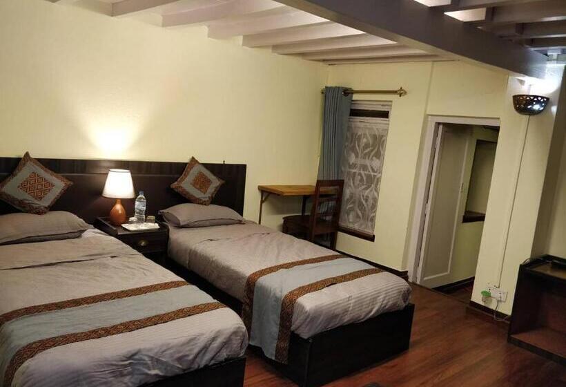 اتاق استاندارد با بالکن, Mani Homes