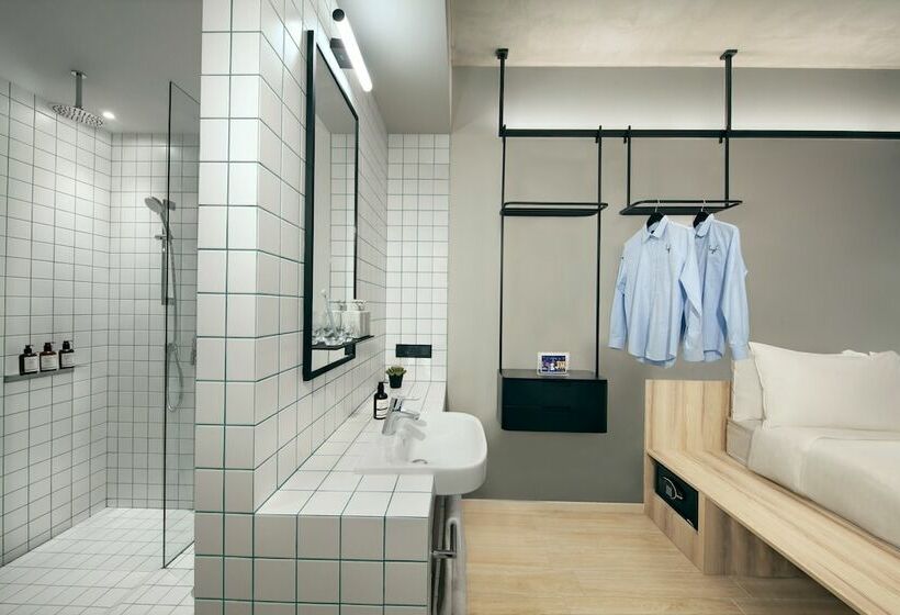 استودیوی استاندارد, Lyf Funan Singapore