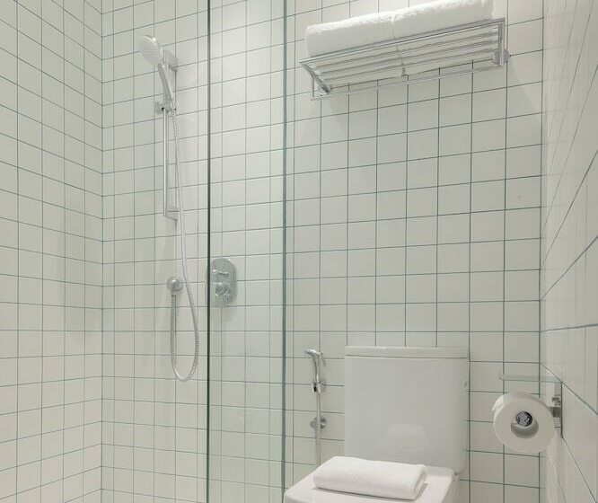 استودیوی استاندارد, Lyf Funan Singapore