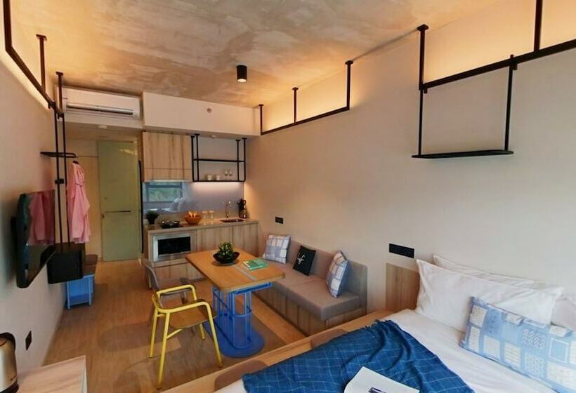 استودیوی استاندارد, Lyf Funan Singapore