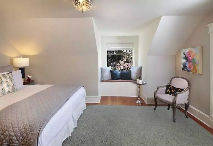 اتاق استاندارد, Calderwood Inn