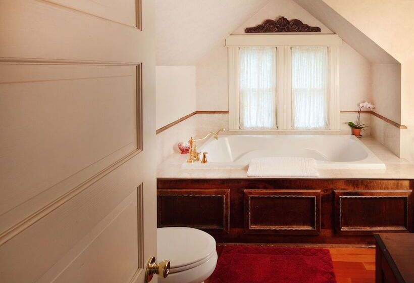 غرفة قياسية, Calderwood Inn