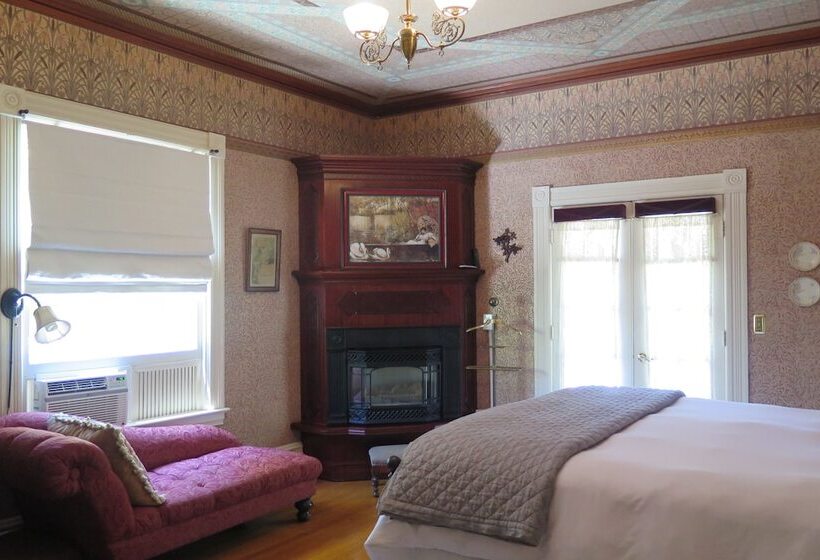 غرفة تنفيذية, Calderwood Inn