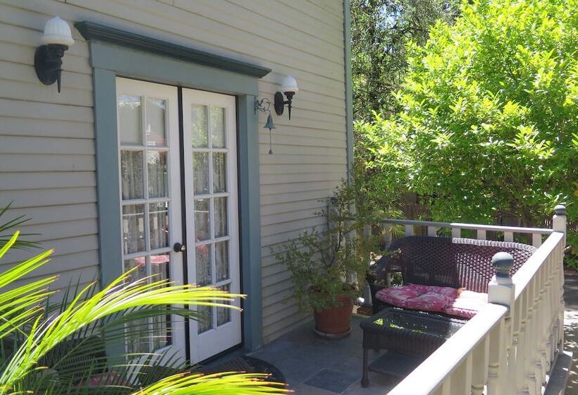 غرفة تنفيذية, Calderwood Inn