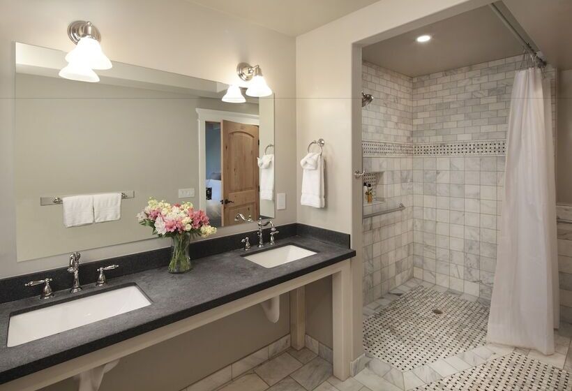 غرفة تنفيذية, Calderwood Inn