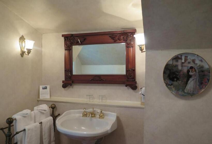 غرفة قياسية, Calderwood Inn