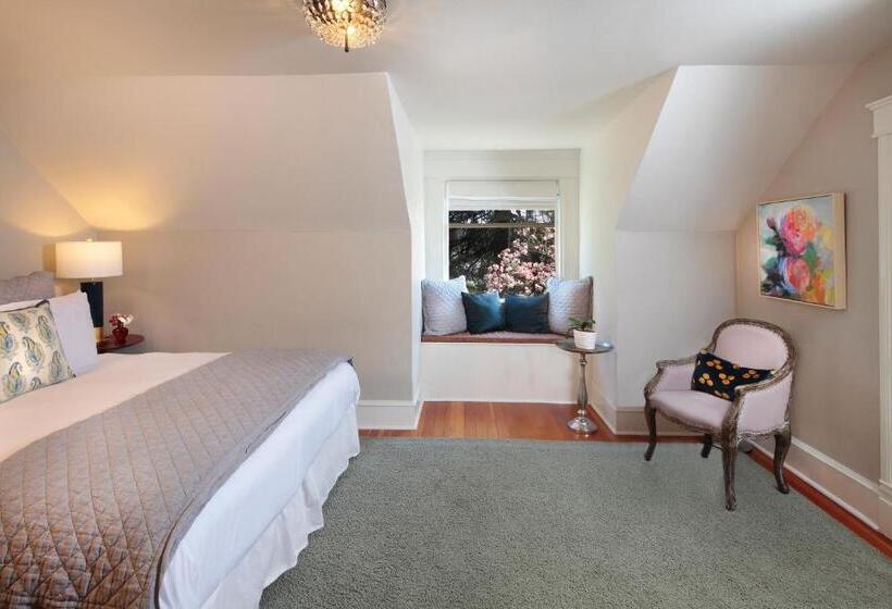 غرفة قياسية, Calderwood Inn