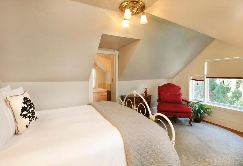 غرفة قياسية, Calderwood Inn