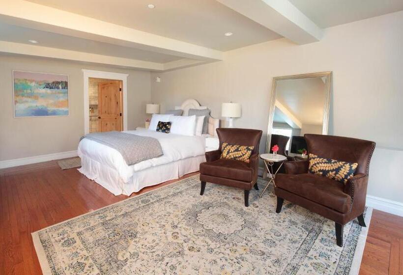 جناح, Calderwood Inn