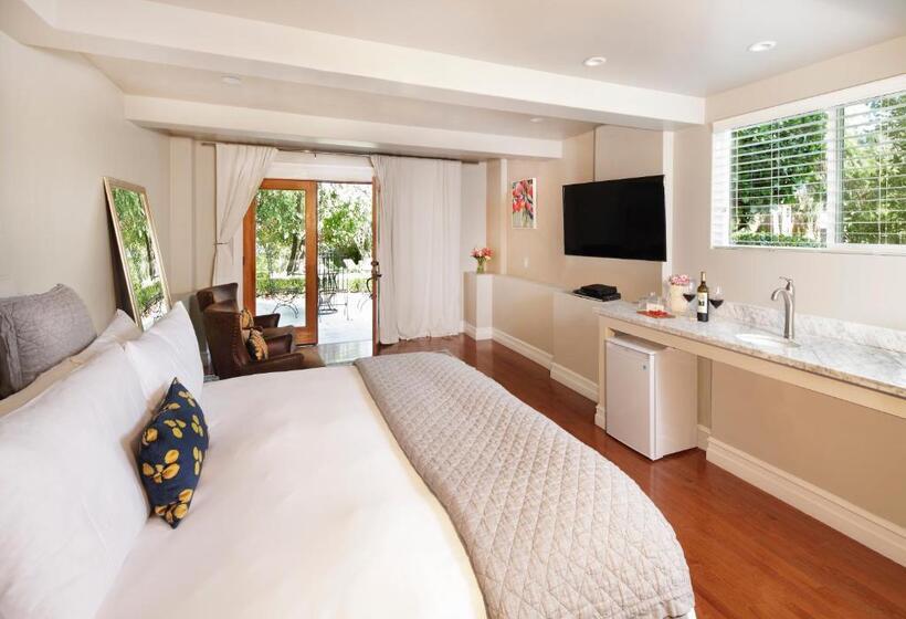 جناح, Calderwood Inn