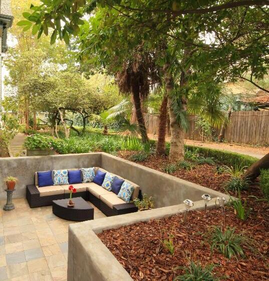 جناح, Calderwood Inn