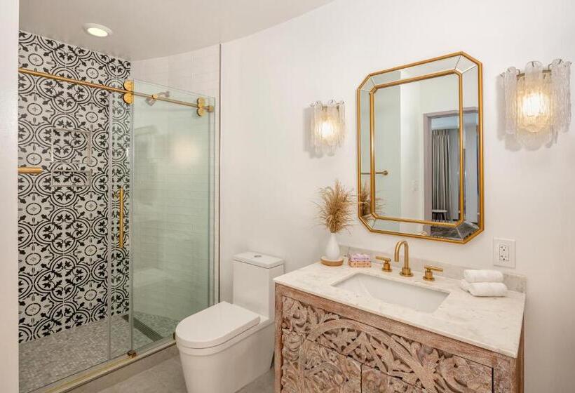 غرفة ديلوكس سرير كينج, Cardiff By The Sea Lodge