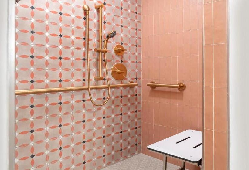 غرفة قياسية سرير كينج لذوى الإحتياجات الخاصة, Cardiff By The Sea Lodge