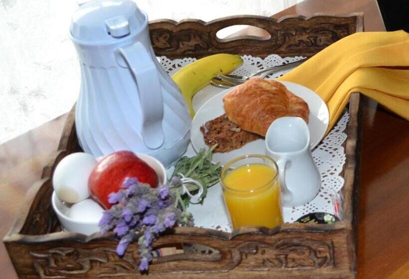 디럭스 스위트 킹 침대, Carmel Valley Lodge