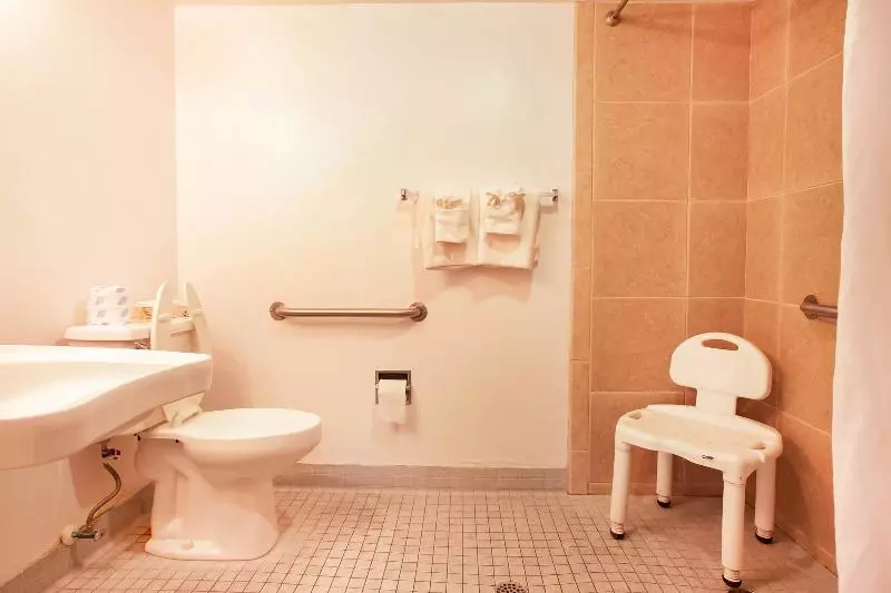 Standard-invahuone, Casa Loma