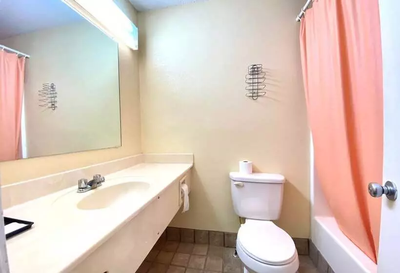 エコノミールーム, Economy Inn