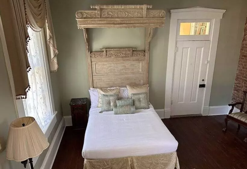 Standard Room, The Inn At Cedar Grove