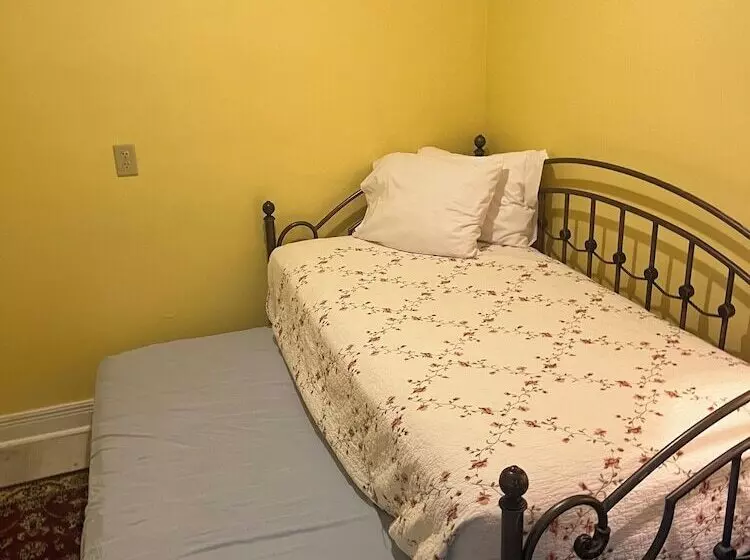 Deluxe Room, The Inn At Cedar Grove
