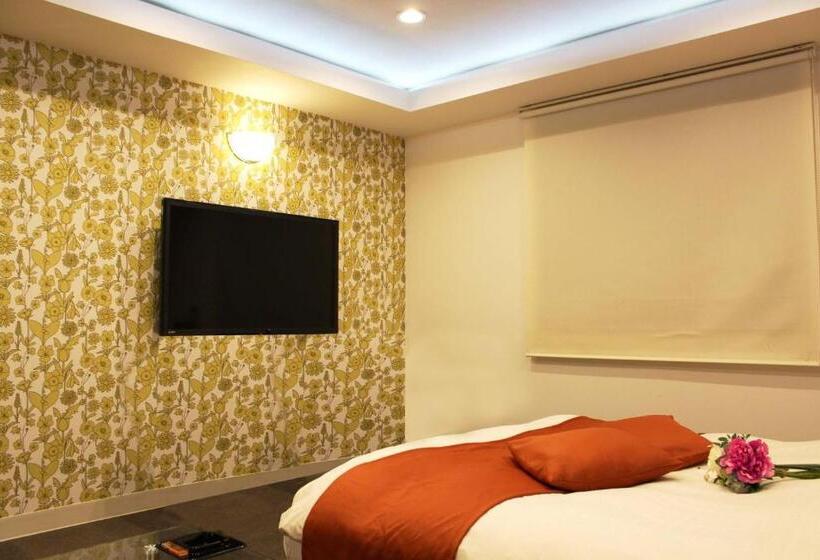 غرفة قياسية, Pal Anesso Nakatsu