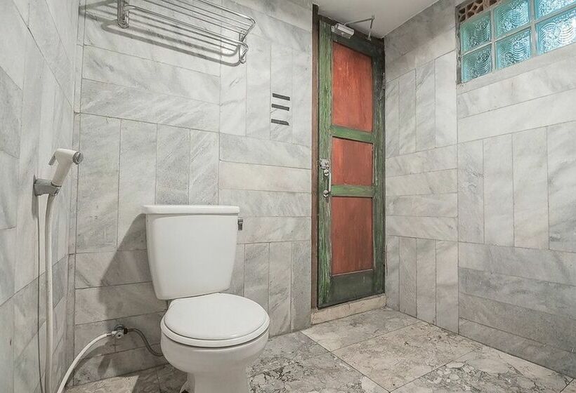 Camera Standard, Reddoorz Resort @ Lembang 2