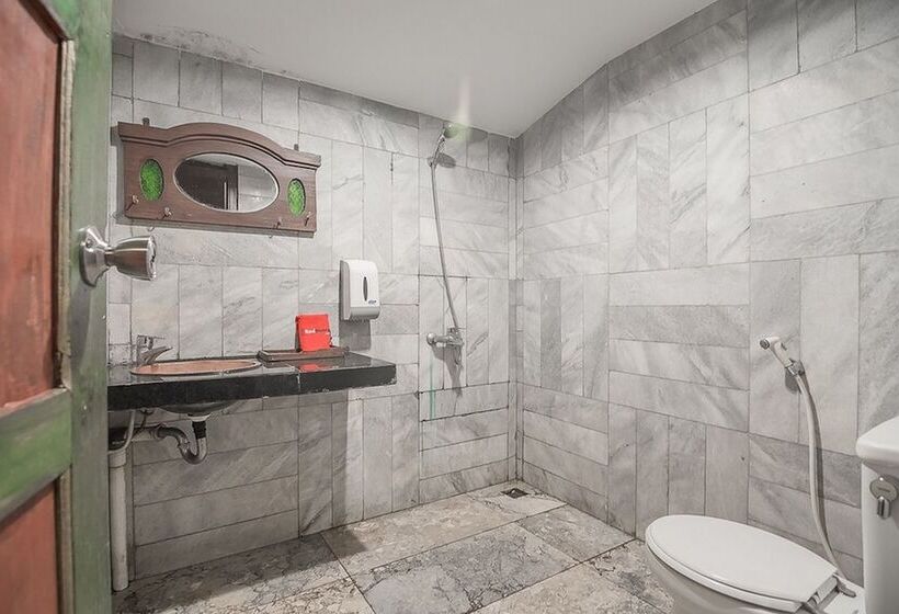 Camera Economy, Reddoorz Resort @ Lembang 2