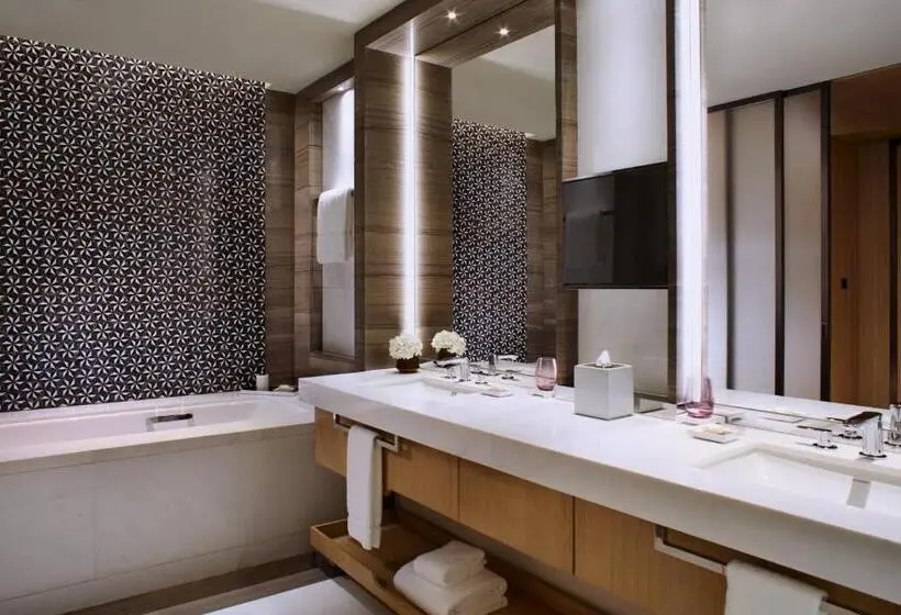 キングサイズベッドのスタンダードルーム, The Ritzcarlton, Xi An