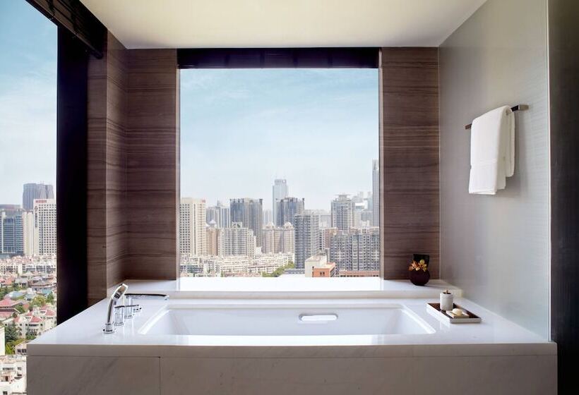 جناح كلوب, The Ritzcarlton, Xi An