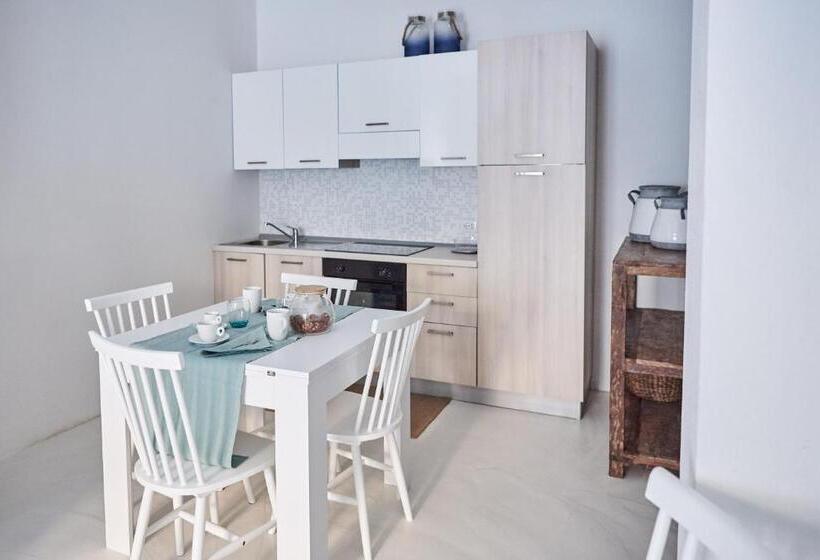 דירת חדר, Seabay