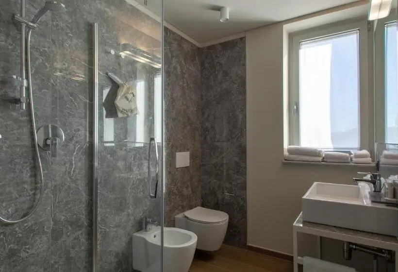 استودیوی لوکس, Atmosfera Apartments & Suites