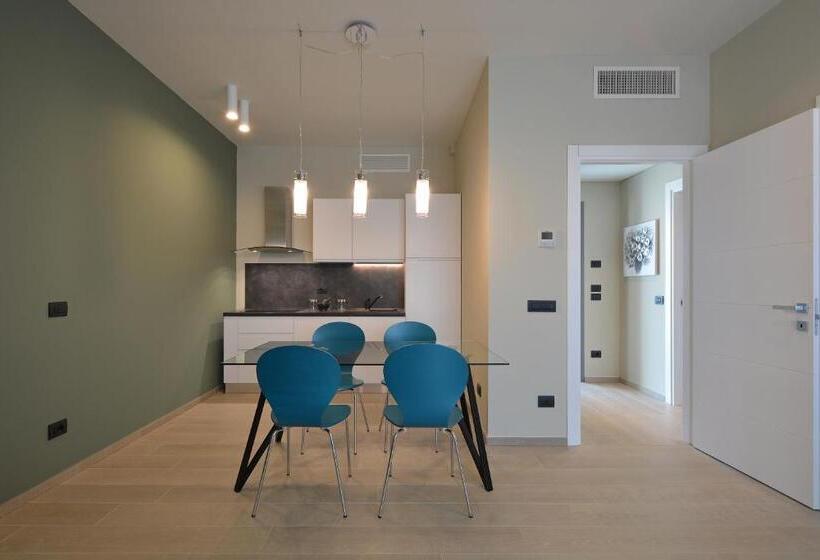 Люкс Кровать Кинг, Atmosfera Apartments & Suites